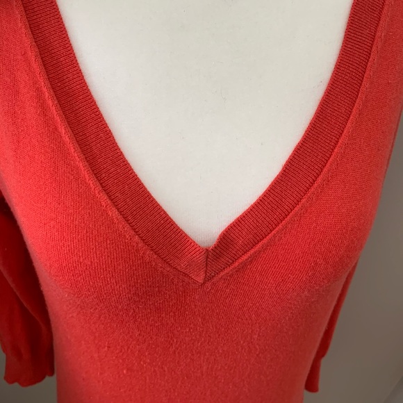 BANANA REPUBLIC | Silk Blend V Neck Sweater - Picture 8 of 9